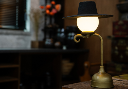 글리프 갓 스탠드 조명