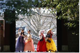 한복과 함께하는 좋은 날, 고운 추억 남기세요!